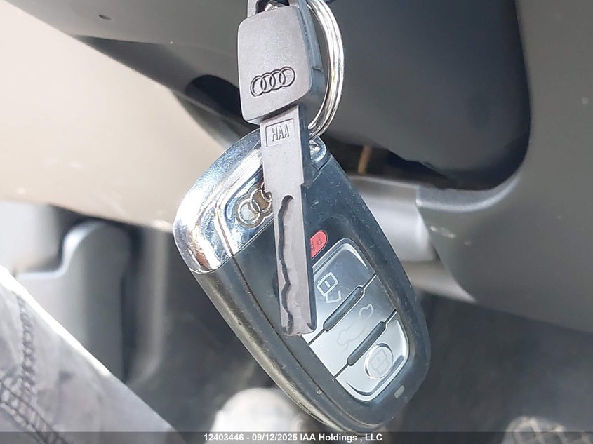 WA1LFCFP0CA085836 2012 AUDI Q5 photo no. 11