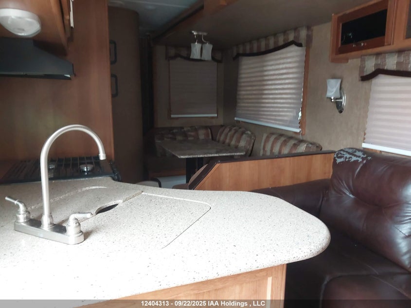 5ZT2LCXB6FB006762 2015   photo no. 8