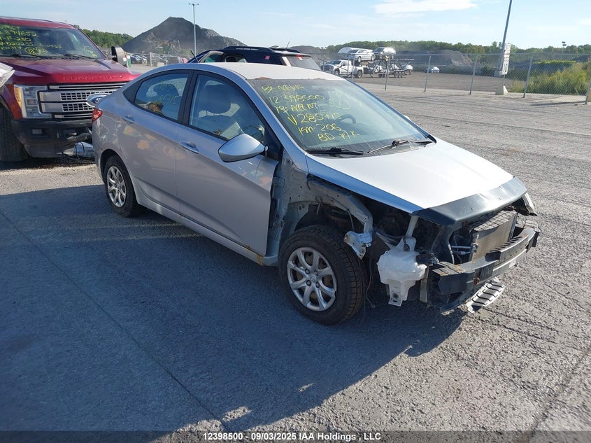 KMHCT4AE5DU285715 2013 Hyundai Accent Gl auction photo 1