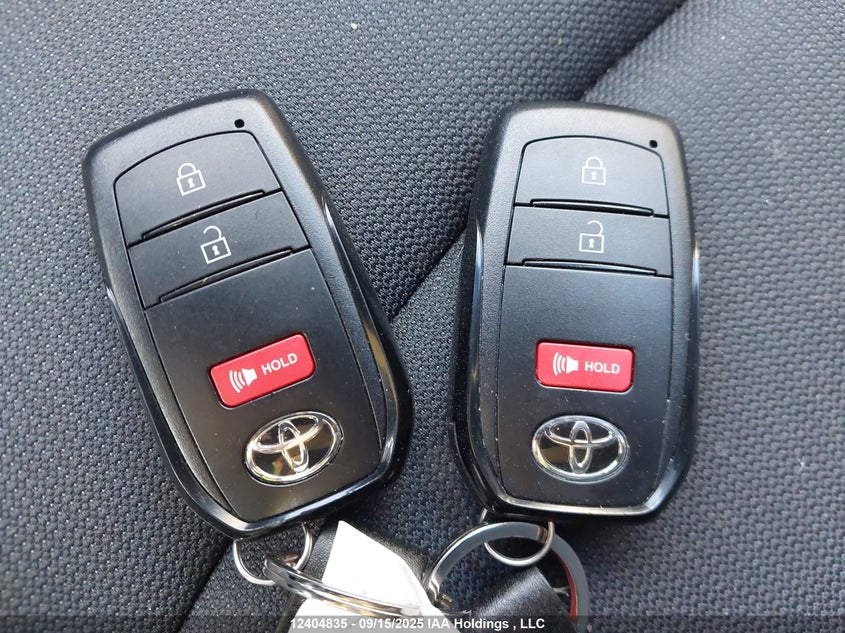 2025 Toyota Corolla Cross Le VIN: 7MUCAABG7SV138103 Lot: 12404835