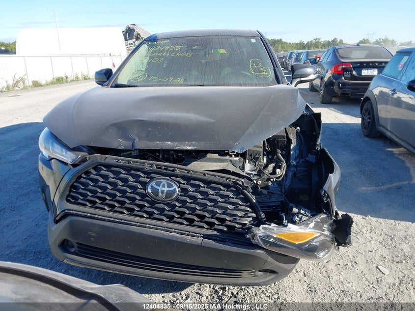 2025 Toyota Corolla Cross Le VIN: 7MUCAABG7SV138103 Lot: 12404835