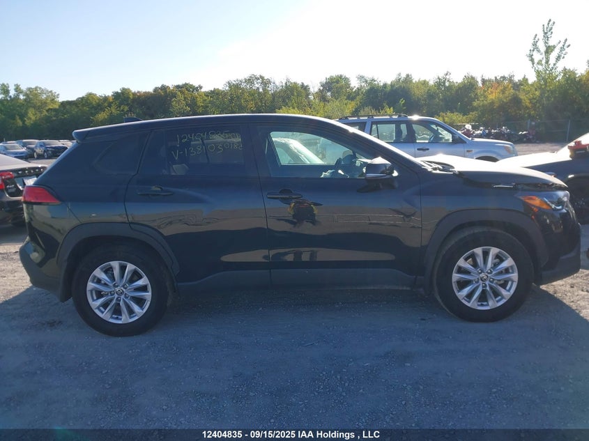 2025 Toyota Corolla Cross Le VIN: 7MUCAABG7SV138103 Lot: 12404835