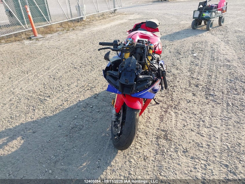 JH2SC8240SK400038 2025 HONDA CBR photo no. 5