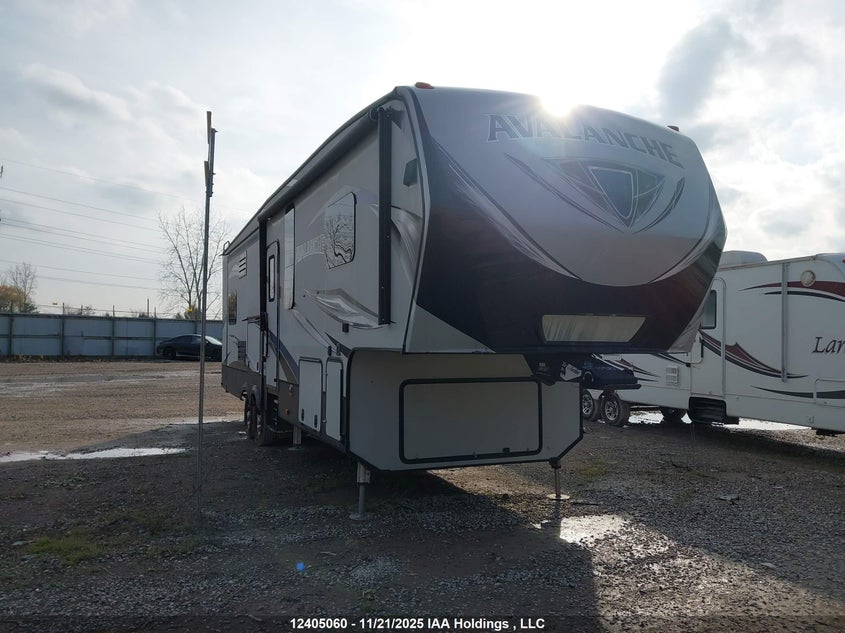 4YDF33021HE760731 2017   photo no. 2