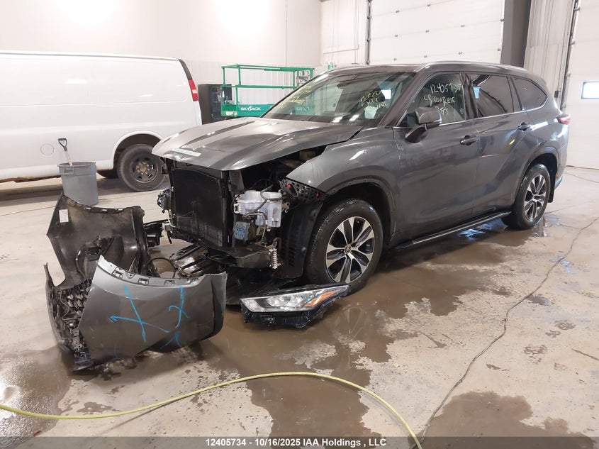 5TDGZRBH6LS011016 2020 TOYOTA HIGHLANDER photo no. 2