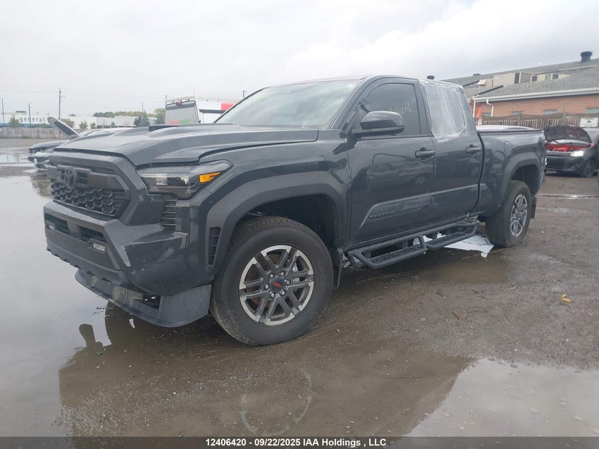 3TYLB5JN5ST084870 2025 TOYOTA TACOMA photo no. 2