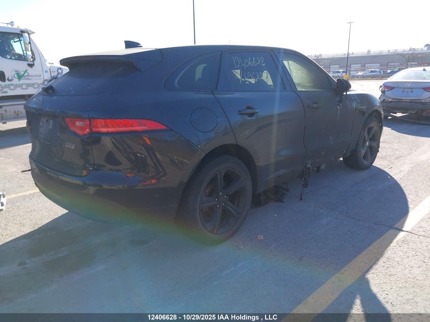 SADCL2BN5HA496223 2017 JAGUAR F-PACE photo no. 4