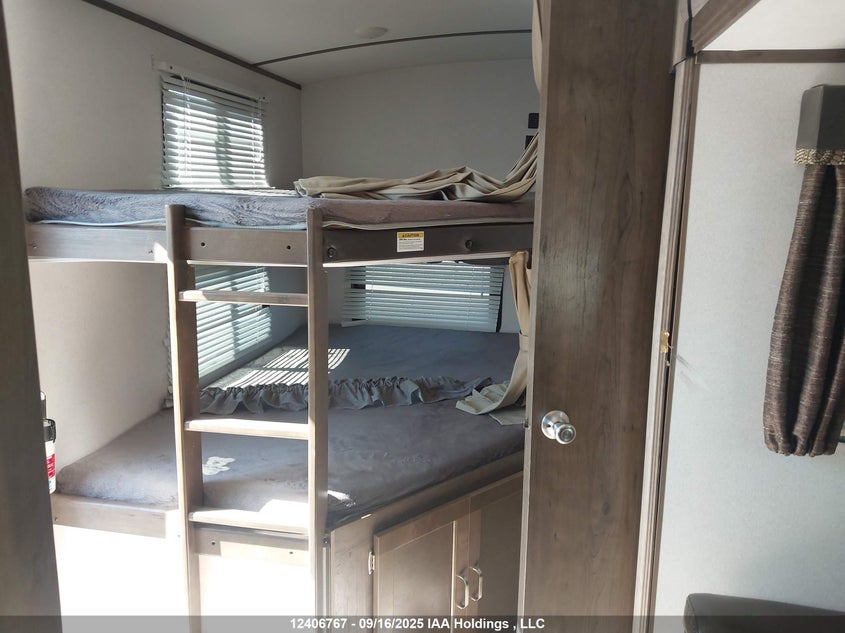 4YBT28226KD414784 2019   photo no. 5