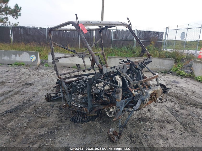 3JBUVAX4XSK008817 2025 Can-Am Defender Limited Cab Hd10 auction photo 1