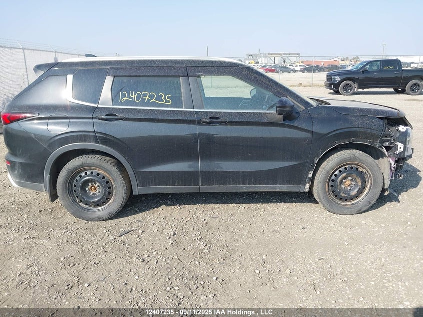 2023 Mitsubishi Outlander Awd VIN: JA4J4UA86PZ611347 Lot: 12407235