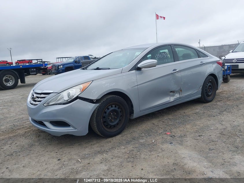 2011 Hyundai Sonata, Front, IAAI, VIN 5NPEB4AC6BH205246 — photo 2