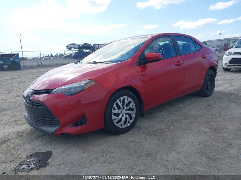 2T1BURHE0JC111821 2018 TOYOTA COROLLA photo no. 2