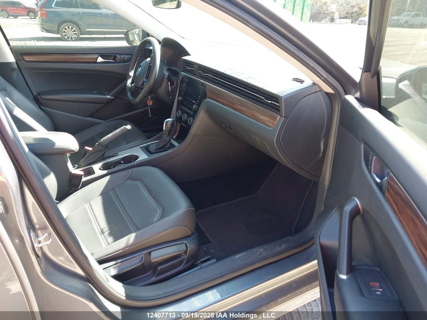 2022 VOLKSWAGEN PASSAT SEDAN 2.0L I-4 DI, DOHC, VVT, TURBO, 174HP