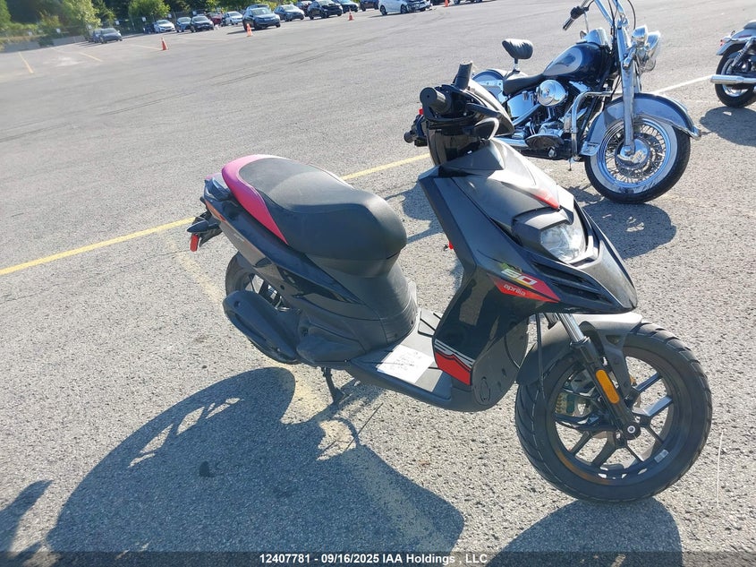 ZD4C506B9P4002876 2023 Aprilia Sr Motard 50 auction photo 1