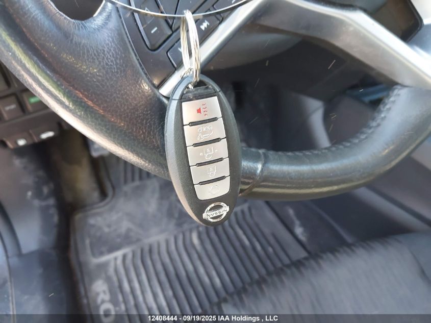 2017 Nissan Rogue S/Sl Platinum/Sv VIN: 5N1AT2MV2HC850263 Lot: 12408444