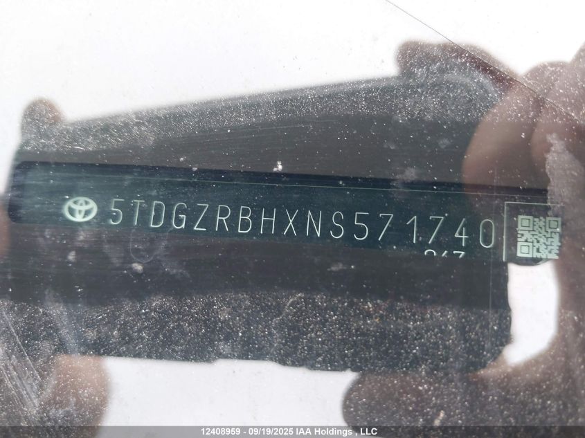 2022 Toyota Highlander Xle VIN: 5TDGZRBHXNS571740 Lot: 12408959