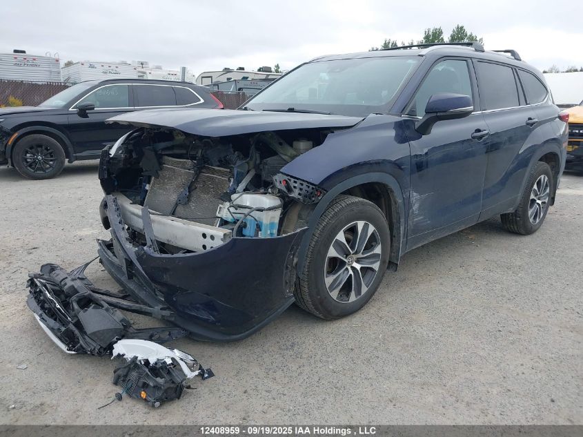 2022 Toyota Highlander Xle VIN: 5TDGZRBHXNS571740 Lot: 12408959