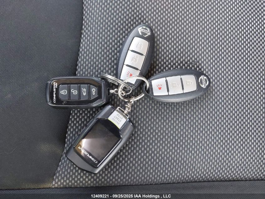 2017 Nissan Pathfinder Platinum/S/Sl/Sv VIN: 5N1DR2MM1HC655810 Lot: 12409221