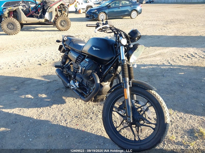 ZGULDU003HM000147 2017 Moto Guzzi V7 Iii Stone auction photo 1