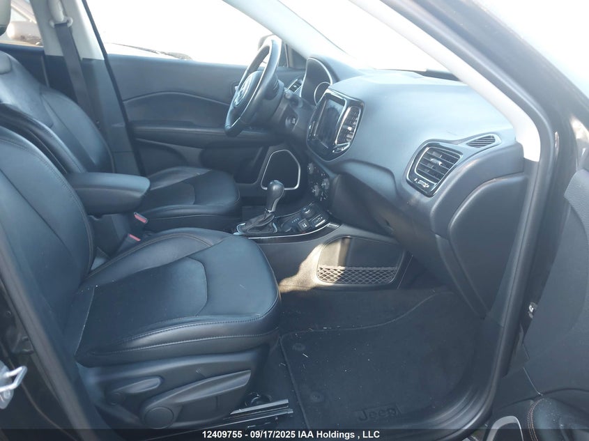 3C4NJDCB4HT644591 2017 JEEP COMPASS photo no. 5