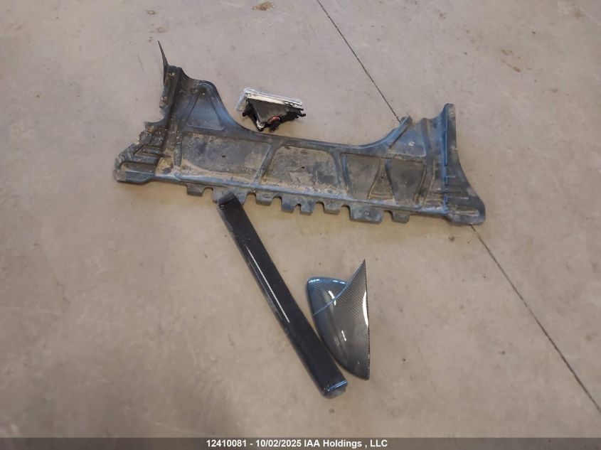 2017 Volkswagen Golf R VIN: WVWVF7AUXHW135462 Lot: 12410081