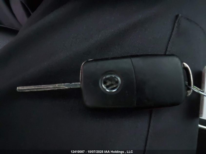 2013 Volkswagen Passat 2.5L Comfortline VIN: 1VWBH7A33DC121741 Lot: 12410087