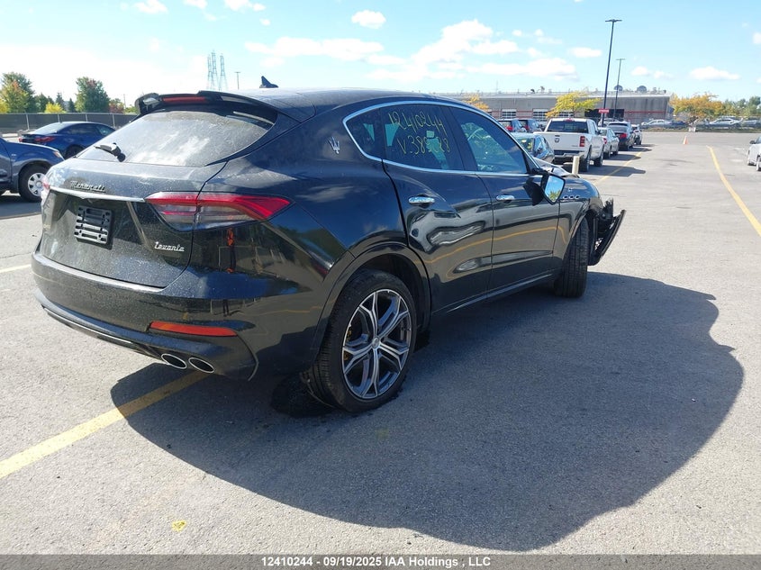 ZN661XUA2NX389028 2022 MASERATI LEVANTE photo no. 4