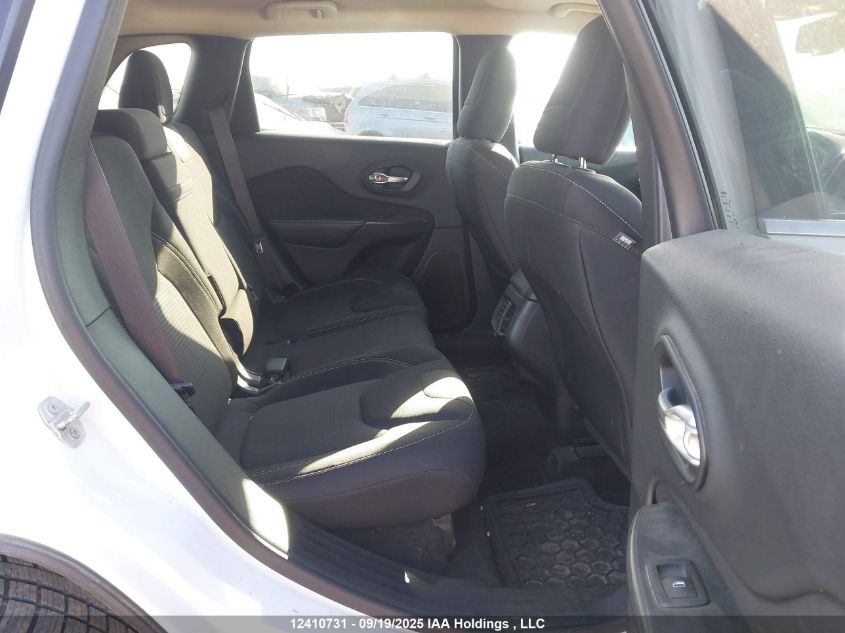 2015 Jeep Cherokee Latitude VIN: 1C4PJMCB7FW688844 Lot: 12410731