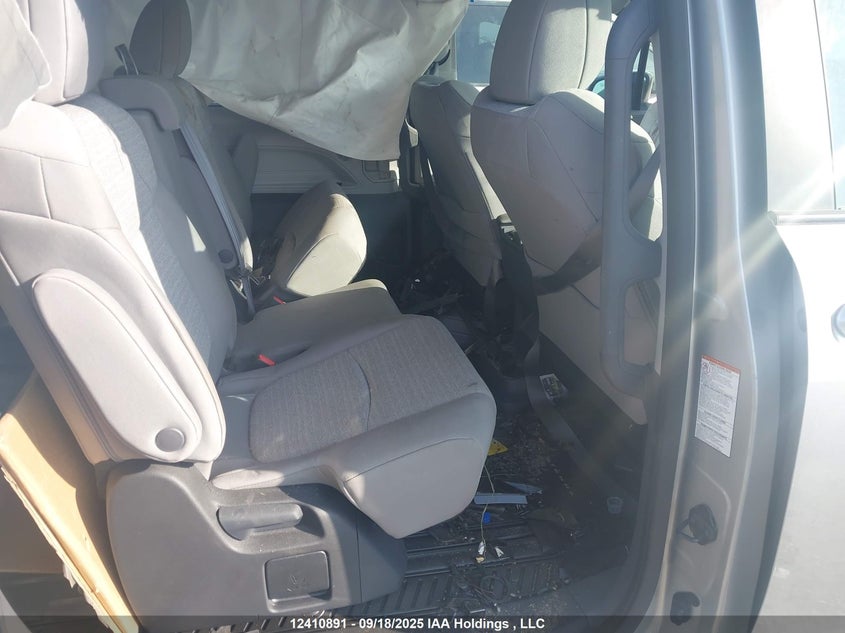 2024 Toyota Sienna Le VIN: 5TDGRKEC7RS214786 Lot: 12410891
