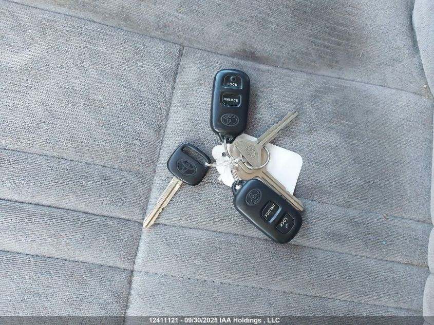 2000 Toyota Sienna Le/Xle VIN: 4T3ZF13C4YU292048 Lot: 12411121