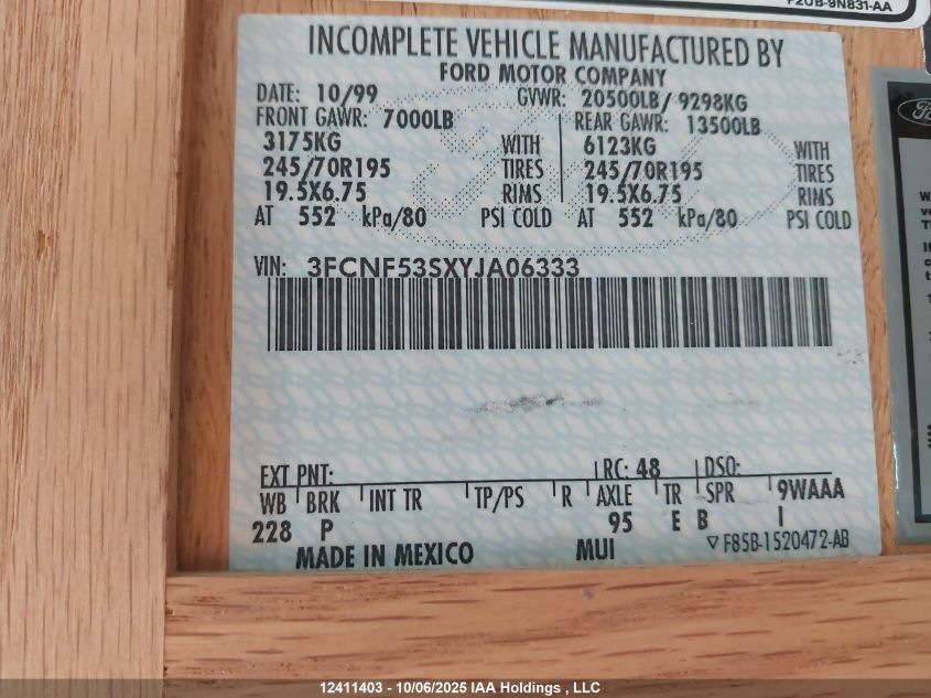 2000 Ford F550 Super Duty Stripped Chass VIN: 3FCNF53SXYJA06333 Lot: 12411403