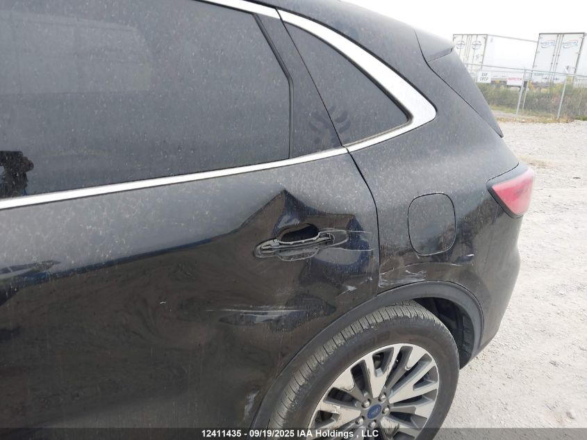 2022 Ford Escape Titanium VIN: 1FMCU9J95NUA55820 Lot: 12411435