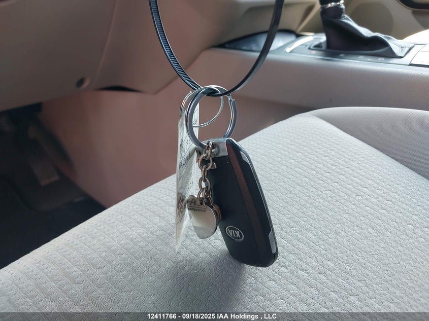 KNDMB5C17G6192084 2016 KIA SEDONA photo no. 11