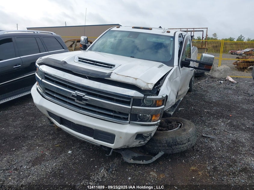 2019 Chevrolet Silverado, Лівий бік, IAAI, VIN 1GC4KYEY6KF100239 — фото 2
