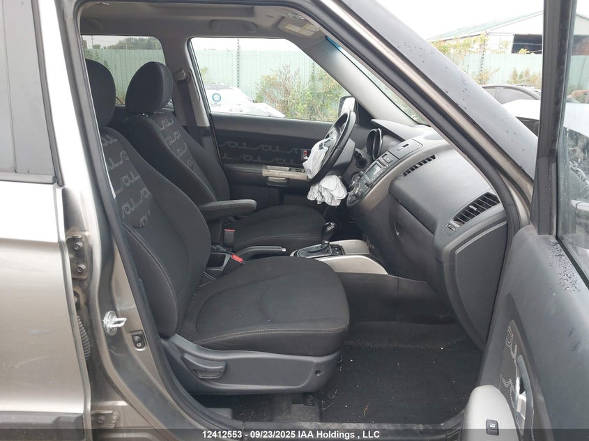 KNDJT2A69C7468251 2012 KIA SOUL photo no. 5