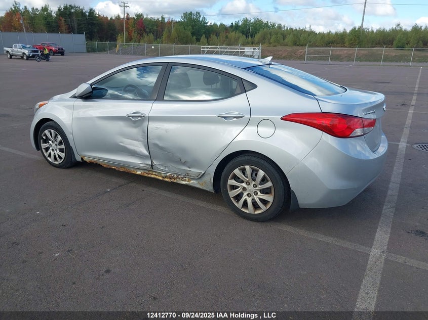 5NPDH4AE0DH321797 2013 HYUNDAI ELANTRA photo no. 3