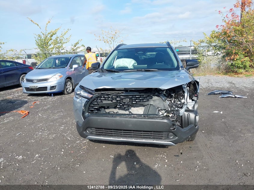 7MUBAABG3SV137347 2025 TOYOTA COROLLA CROSS photo no. 13