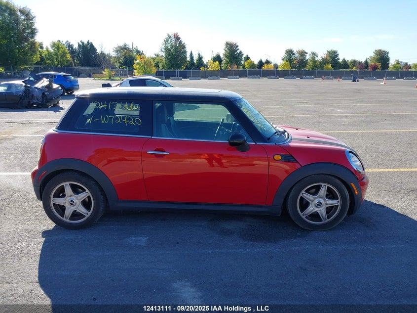 WMWMF33529TW72420 2009 MINI COOPER photo no. 13