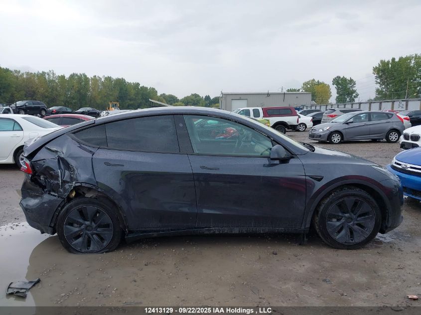 2024 Tesla Model Y VIN: 7SAYGDEE3RF124744 Lot: 12413129