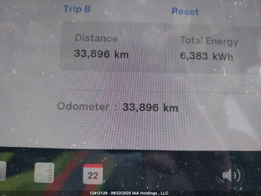 2024 Tesla Model Y VIN: 7SAYGDEE3RF124744 Lot: 12413129