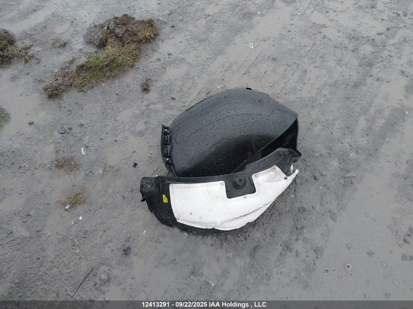 2025 Hyundai Venue Sel/Limited VIN: KMHRC8A33SU396051 Lot: 12413291