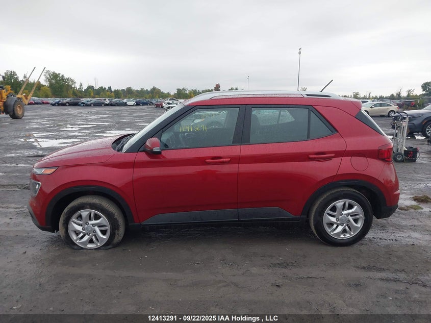 2025 Hyundai Venue Sel/Limited VIN: KMHRC8A33SU396051 Lot: 12413291