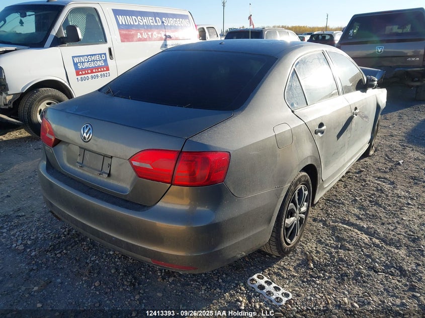 3VW2K7AJ4EM359372 2014 VOLKSWAGEN JETTA photo no. 4