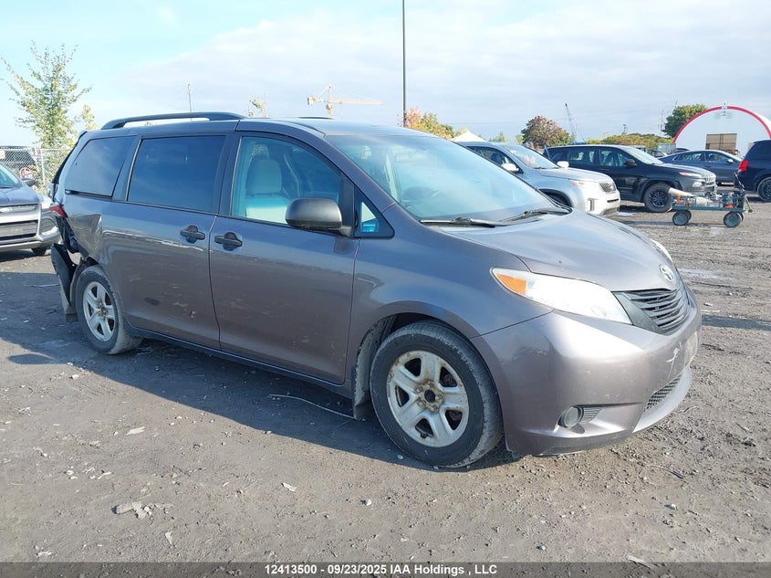 5TDZK3DCXFS587868 2015 Toyota Sienna 7 Passenger auction photo 1