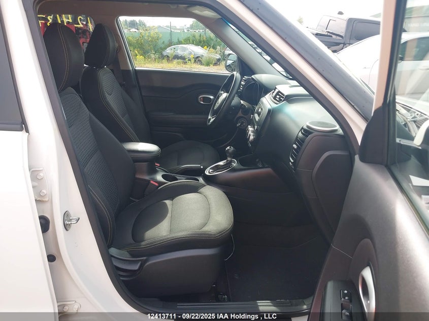KNDJP3A56F7217497 2015 KIA SOUL photo no. 5