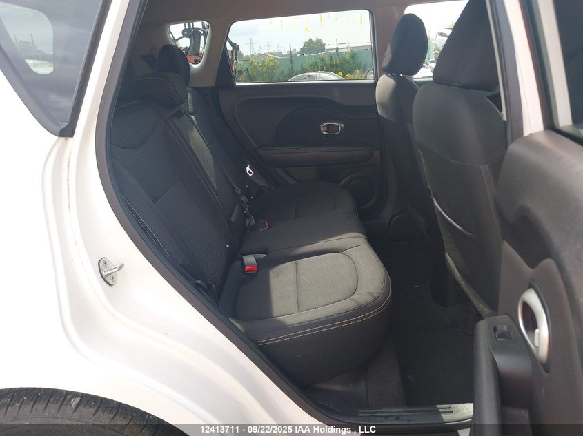KNDJP3A56F7217497 2015 KIA SOUL photo no. 8