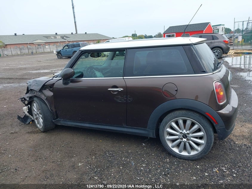 2010 Mini Cooper VIN: WMWMF3C50ATZ27439 Lot: 12413790