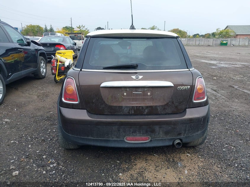 2010 Mini Cooper VIN: WMWMF3C50ATZ27439 Lot: 12413790