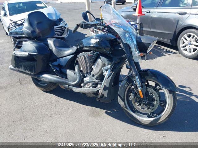 5VPBA36N5E3027809 2014 Victory Motorcycles Cross Roads 8-Ball auction photo 1