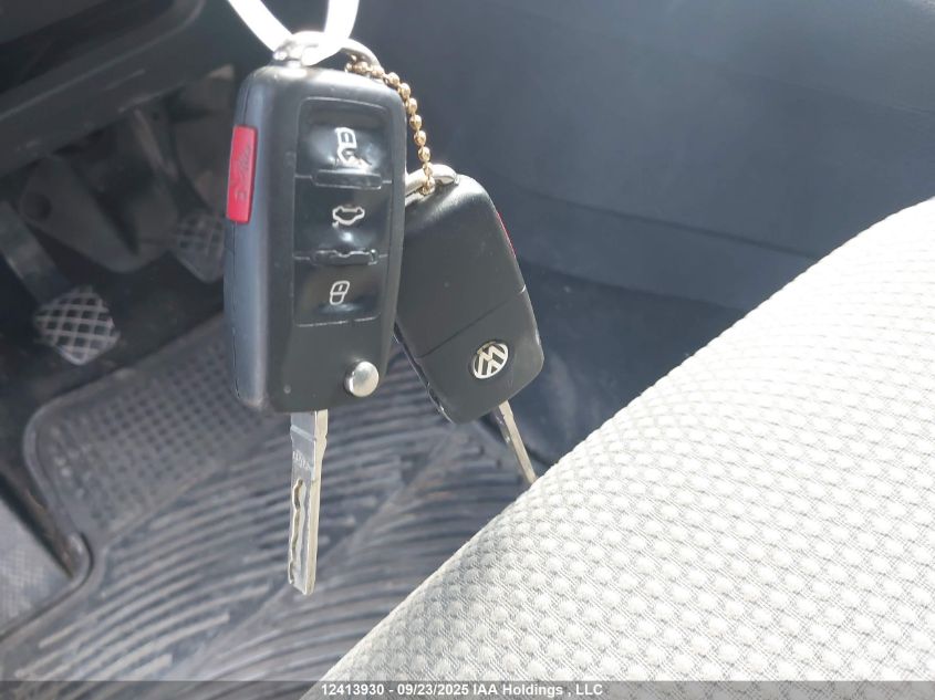 2011 Volkswagen Golf 2.5L Comfortline/2.5L Trendline VIN: 3VWKX7AJ8BM673426 Lot: 12413930